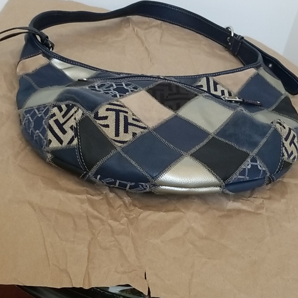 Tignanello Leather Patchwork Hobo Bag. - image 4